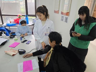金水區(qū)未來(lái)路街道 健康服務(wù)進(jìn)社區(qū)，居民健康有“醫(yī)”靠